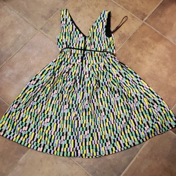 Calvin Klein size 4 dress with belt SHIPS SAME DAY - Picture 9 of 9